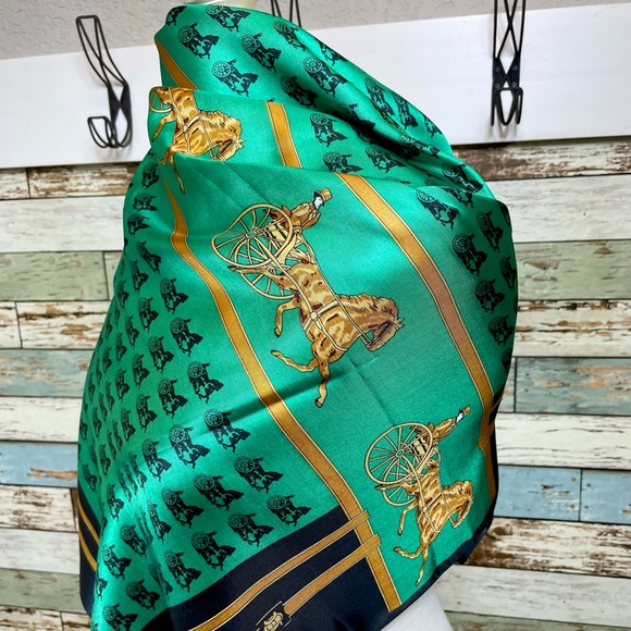Vintage Green Silk Scarf w/ Horse & Gig Carriage Silhouette Navy & Gold Border - Picture 3 of 11